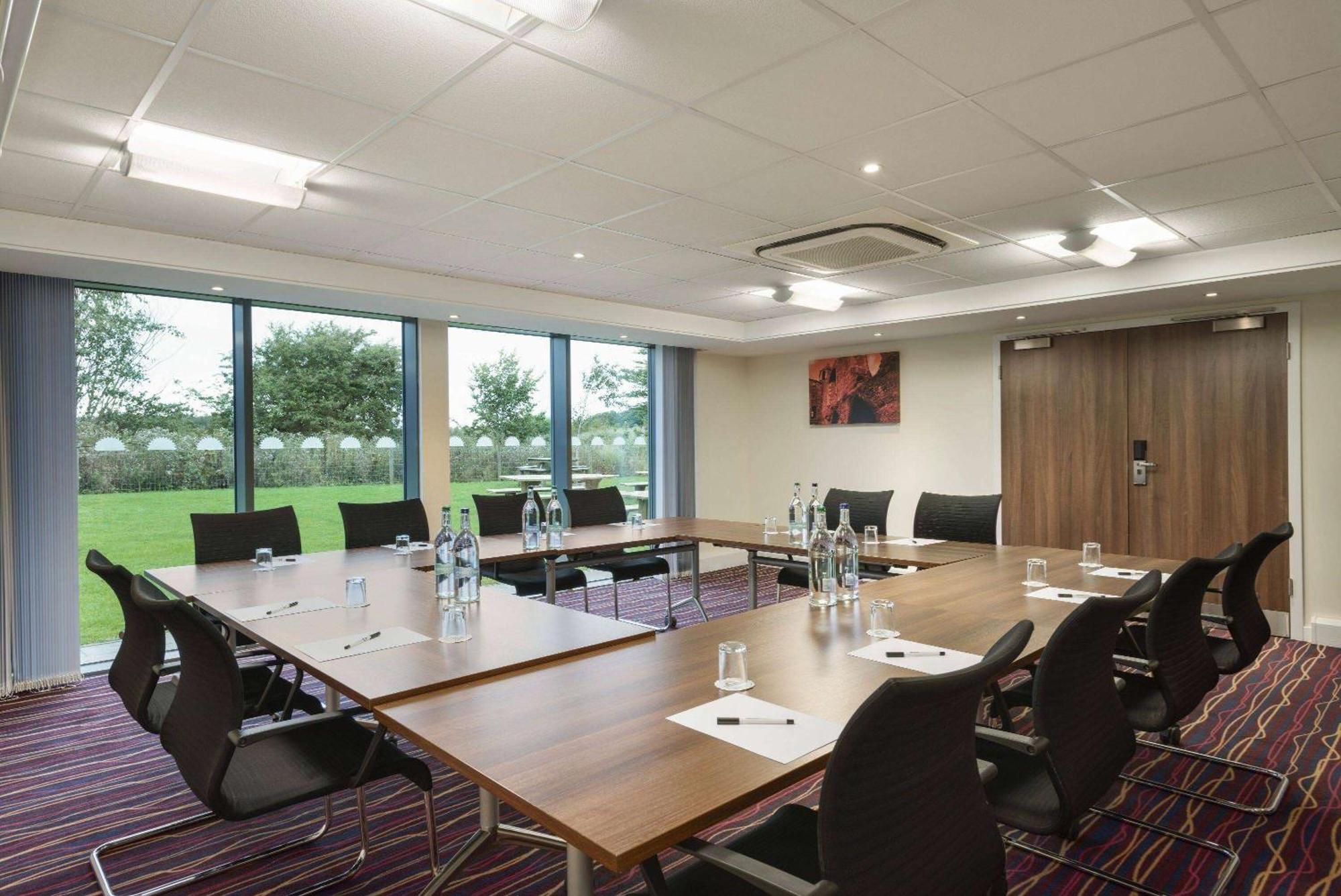 Days Inn Wetherby Esterno foto